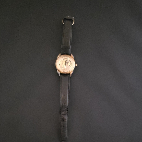 Gol Fossil Black and Gold Golfer Swing Watch. Needs Battery - Picture 2 of 5